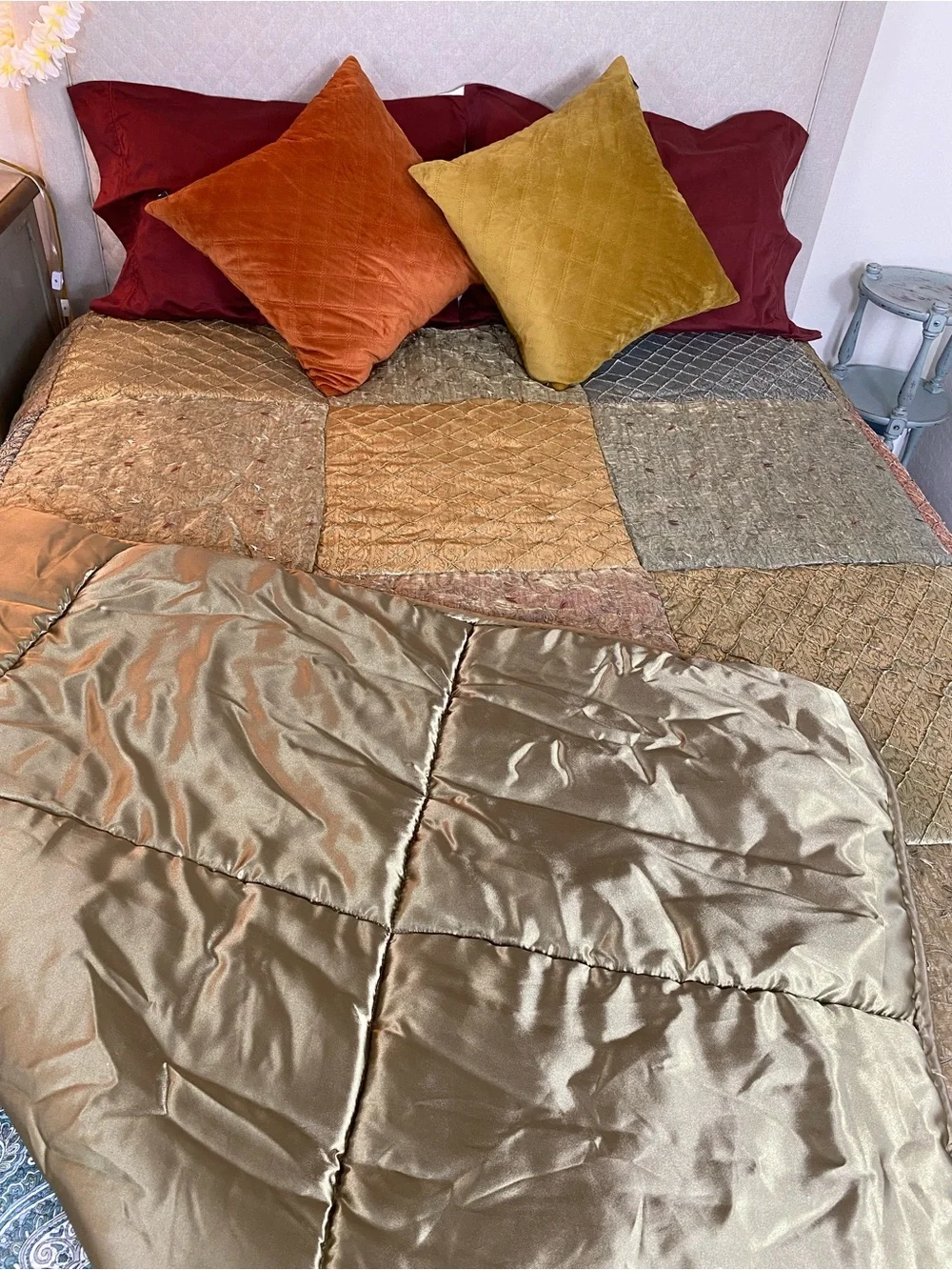 jcpenney elegant Patchwork Comforter in Green, red , blue gray, taupe